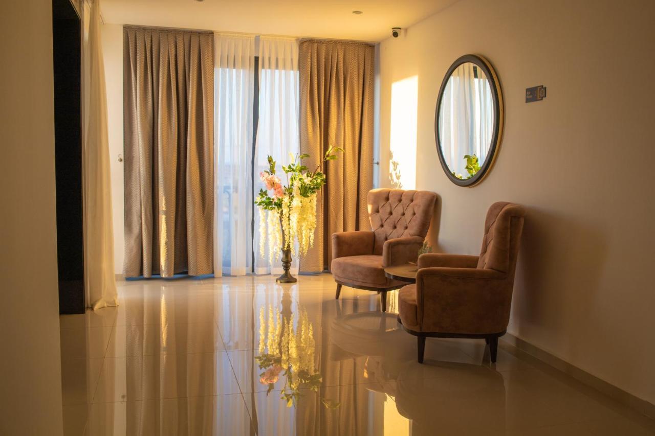 Mc Palace Hotel Spa & Convention Agios Epiktitos Exterior photo